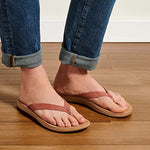 OLUKAI Nonohe Women's Beach Sandal, Premium Full-Grain Leather Flip-Flops, All-Day Support & Breathable Lining, Wet Grip Sole & Easy Slip-On Design, Cedarwood/Golden Sand, 9