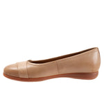 Trotters Women's Flats, Sand, 10.5 Wide