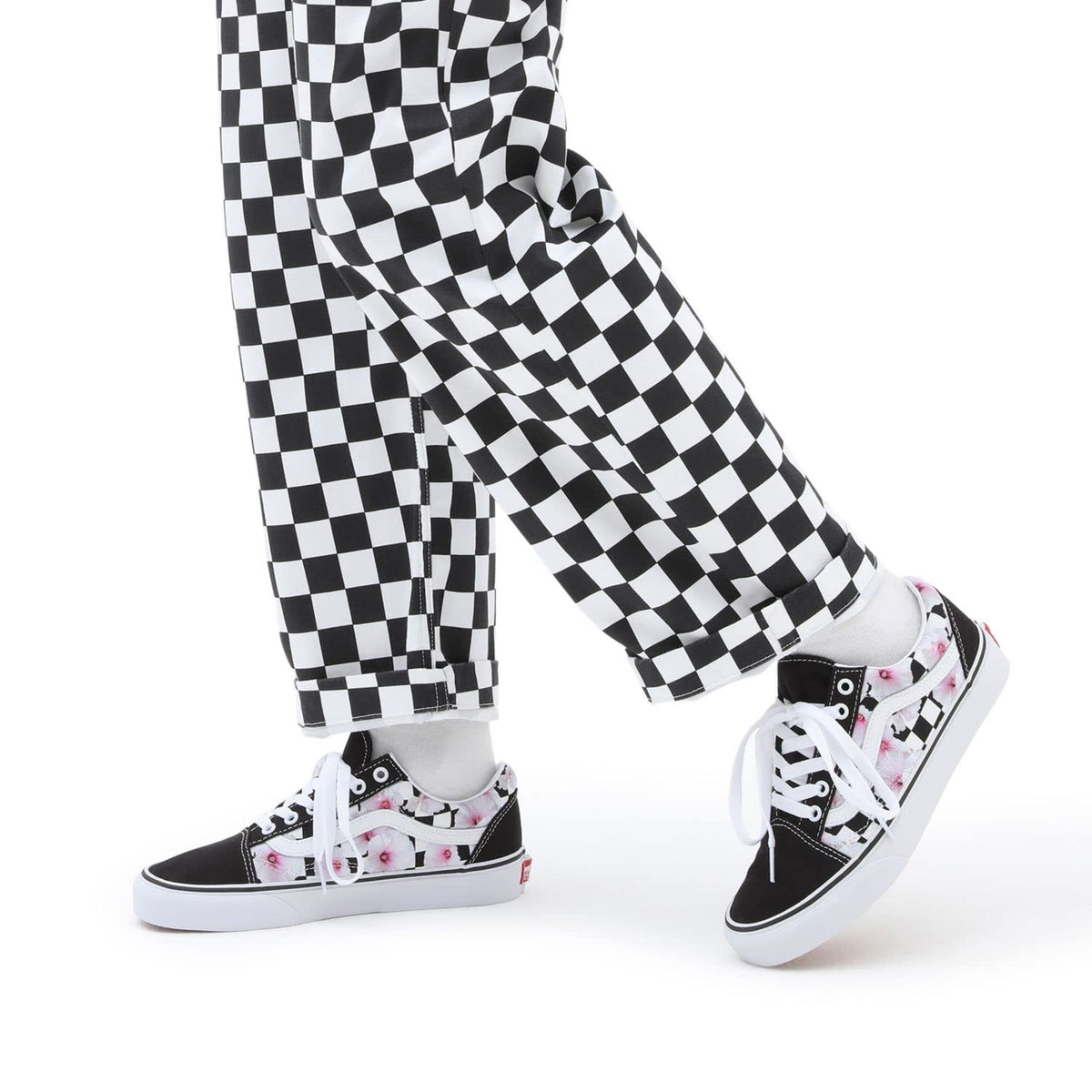 Vans Men's Old Skool Sneaker, (Hibiscus Check) Black, Size 6, 7.5 Women/6 Men