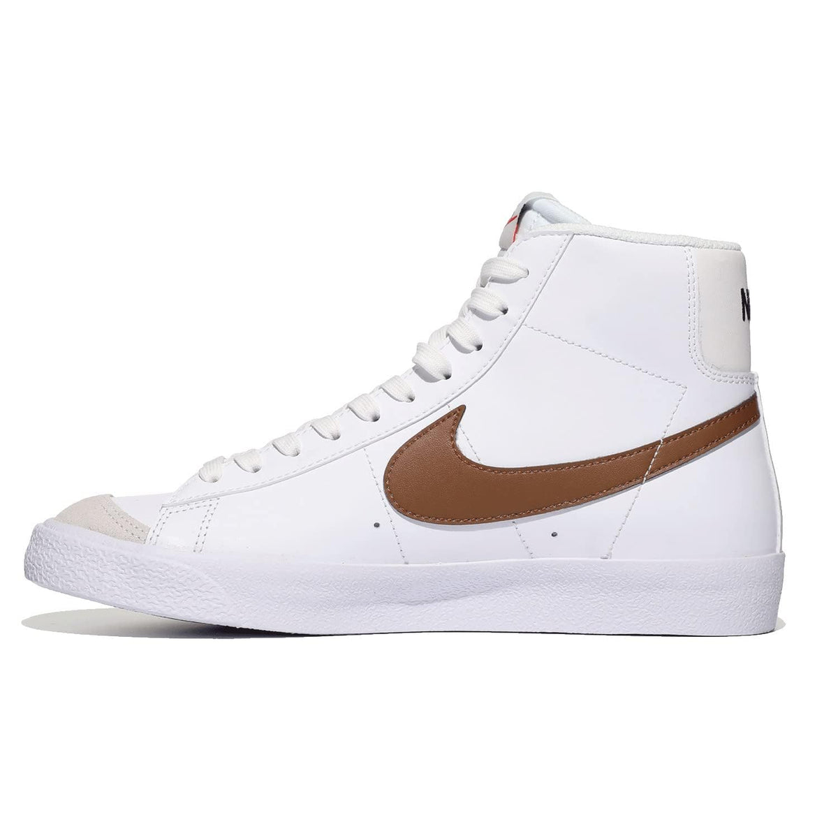 Nike Boy's Blazer Mid '77 (Big Kid) White/Vivid Sulfur/Pecan 5.5 Big Kid M