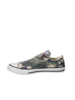 Converse Junior CTAS Chuck Taylor All Star Slip Camo (2 M US Little Kid)