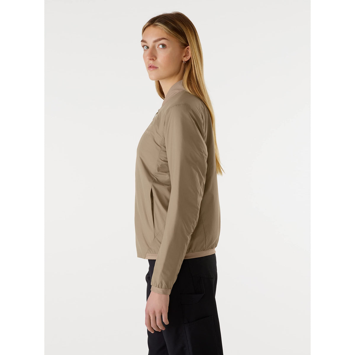 Arc'teryx Atom LT Short Jacket Women's | Lightweight Warmth with City Style Medium Fallow