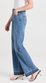 Levi's Women's Ribcage Wide Leg Jeans, She's A Cutie, Blue, 26
