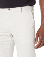 Amazon Essentials Men's Slim-Fit Wrinkle-Resistant Flat-Front Chino Pant, Light Grey, 33W x 29L