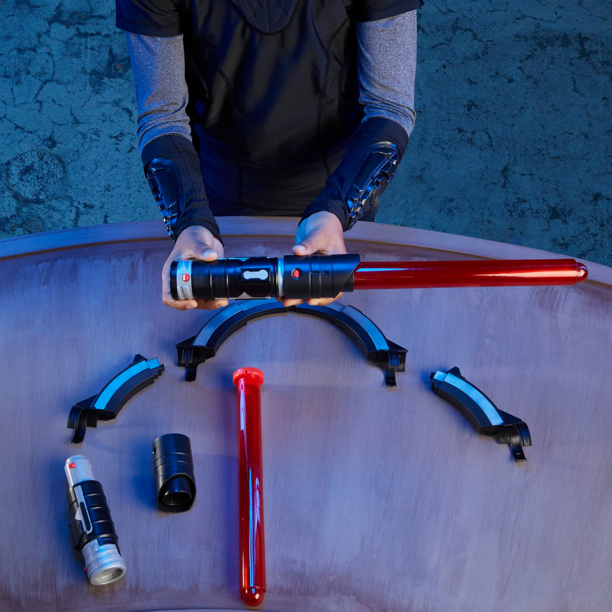 STAR WARS Lightsaber Forge Inquisitor Masterworks Set Double-Bladed Electronic Lightsaber, Customizable Roleplay Toy for Kids Ages 4 and Up