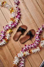 OLUKAI Ke'a Women's Beach Sandals, Quick-Dry Flip-Flop Slides, Water Resistant & Modern Low Profile Design, All-Day Comfort Fit & Wet Grip Soles 9 Black/Tan