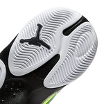 Jordan Girl's Max Aura 4 (Big Kid) Platinum Tint/Black/Volt/Blue Tint 7 Big Kid M