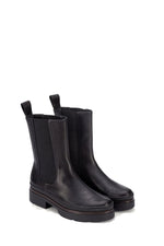 Frye Women's Chloe Chelsea Boot, Black - 5.5M