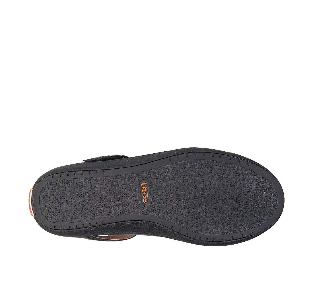 Taos Footwear Women's Forward Black on Black Flat 10 (M) US