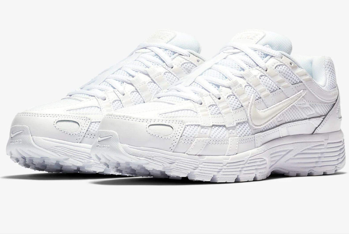 Nike Women's Race Running Shoe, White, 10.5