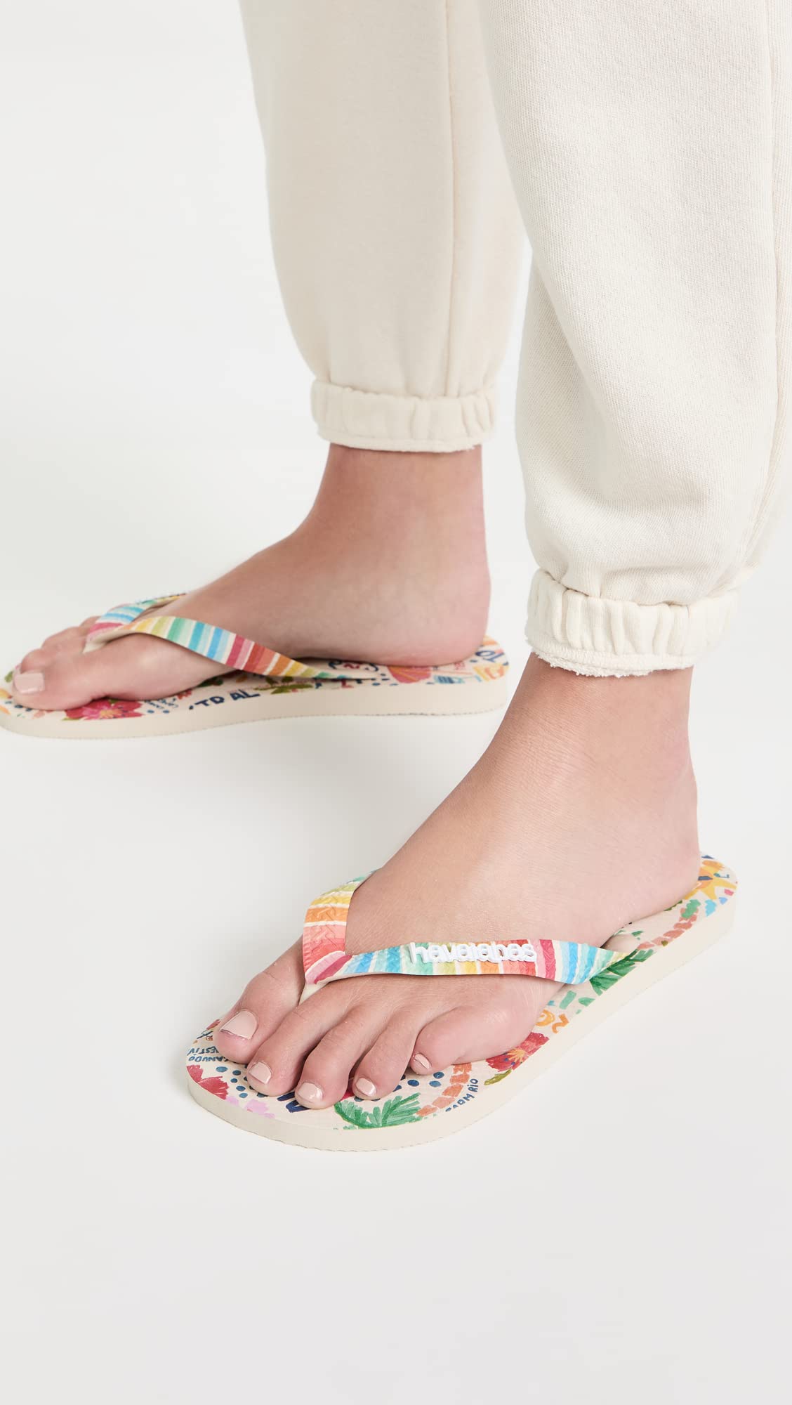 Havaianas Women's x Farm Rio Alto Astral Flip Flops, Beige, Print, 9-10 Medium US