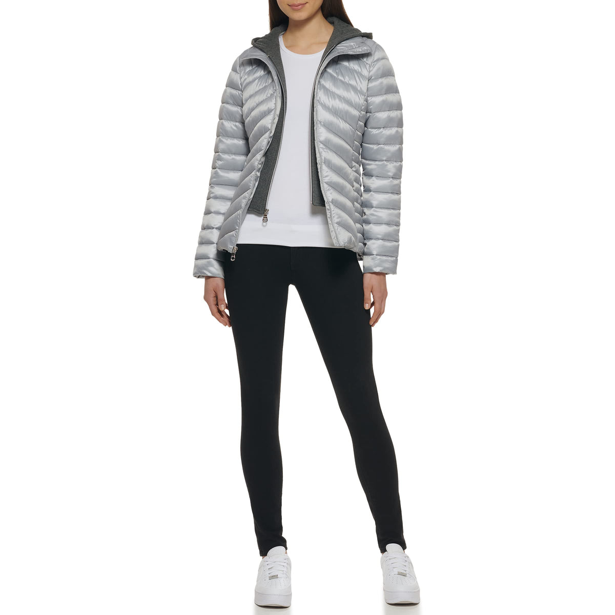 GUESS Women's Lightweight Puffer Jacket, Quilted Silver, Large