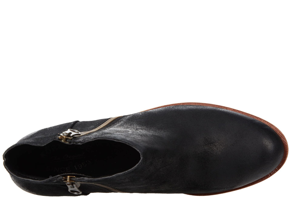 KORK-EASE Riley Black Distressed 8 M