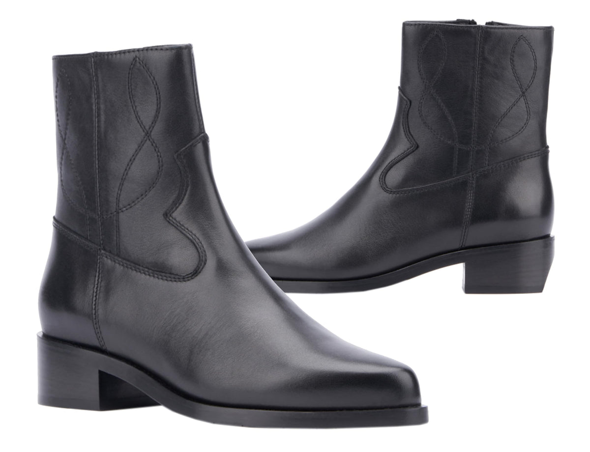 Aquatalia Women's Gaetanna Boots, calf upper,fabric lining, almond toe, rubber outsole, size; 10