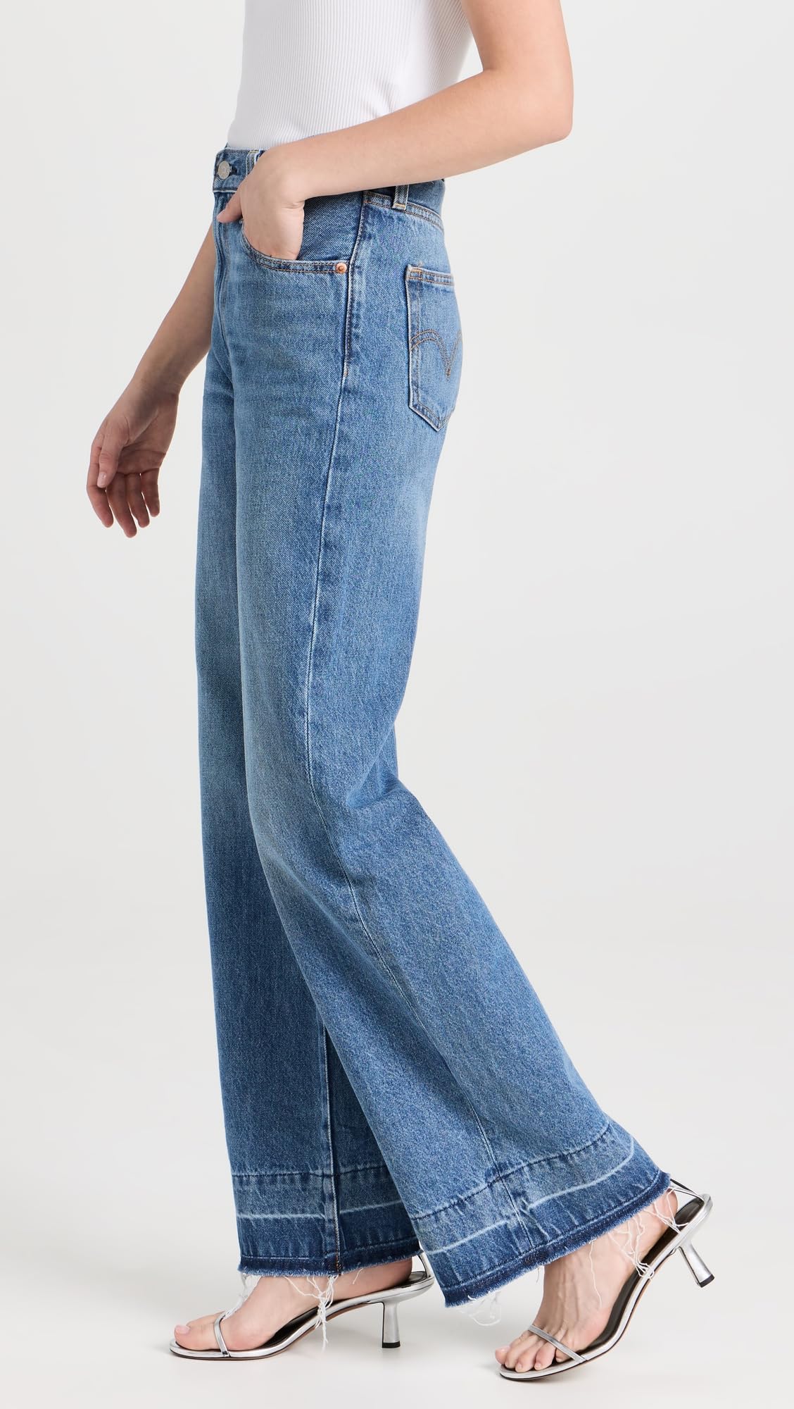 Levi's Women's Ribcage Wide Leg Jeans, She's A Cutie, Blue, 26