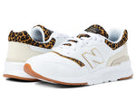 New Balance Girl's 997H (Big Kid) White/Turtledove 3.5 Big Kid M