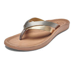 OLUKAI Kaekae Women's Beach Sandals, Full-Grain & Metallic Leather Flip-Flop Slides with Wet Grip Soles, Lightweight & All-Day Comfort, Silver/Golden Sand, 7