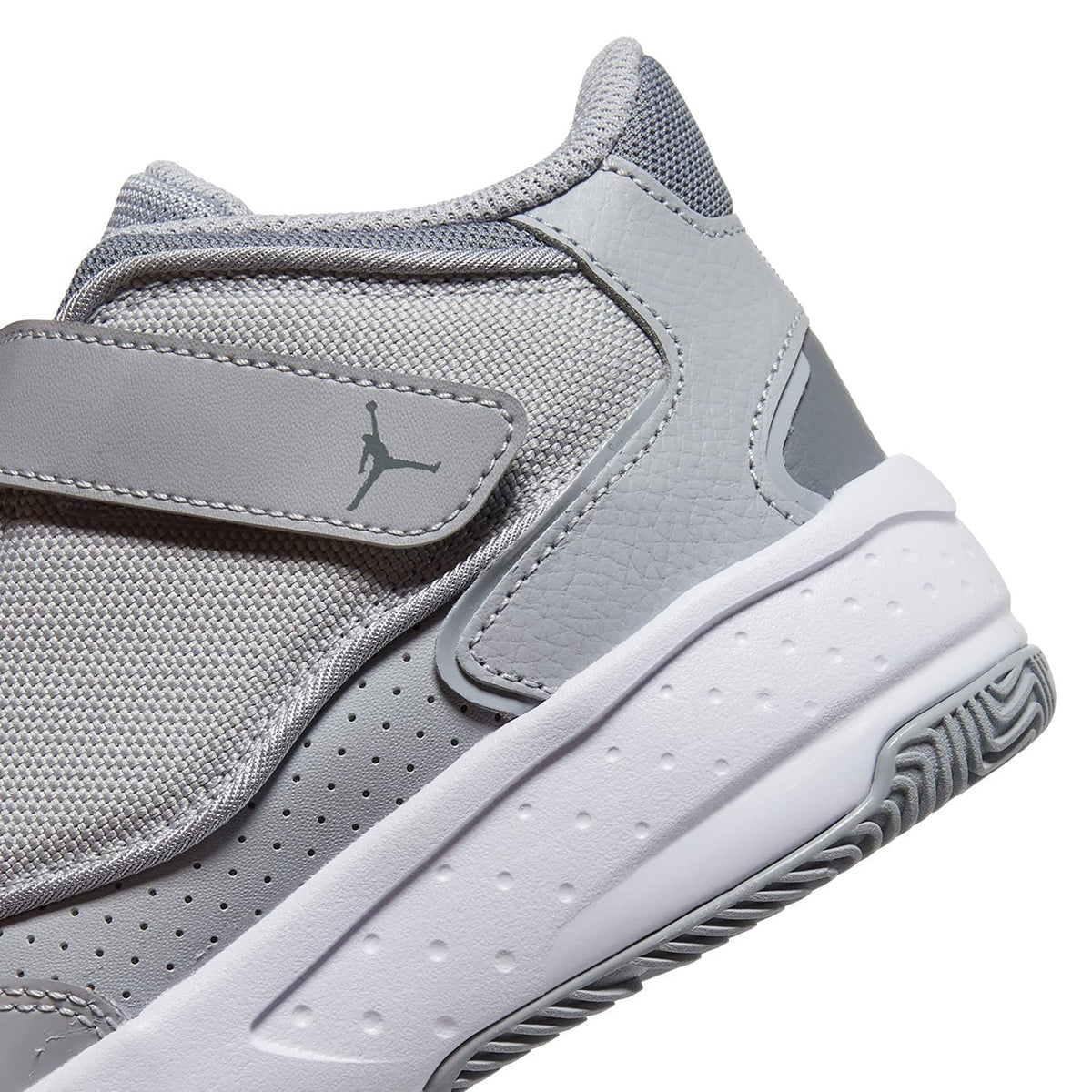 Jordan Boy's Max Aura 4 (Little Kid) Cool Grey/Wolf Grey/White/Black 3 Little Kid M