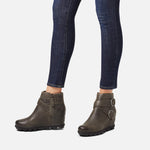 Sorel Women's Joan of Arctic Wedge II Buckle Boot - Light Rain - Waterproof 7.5 Quarry