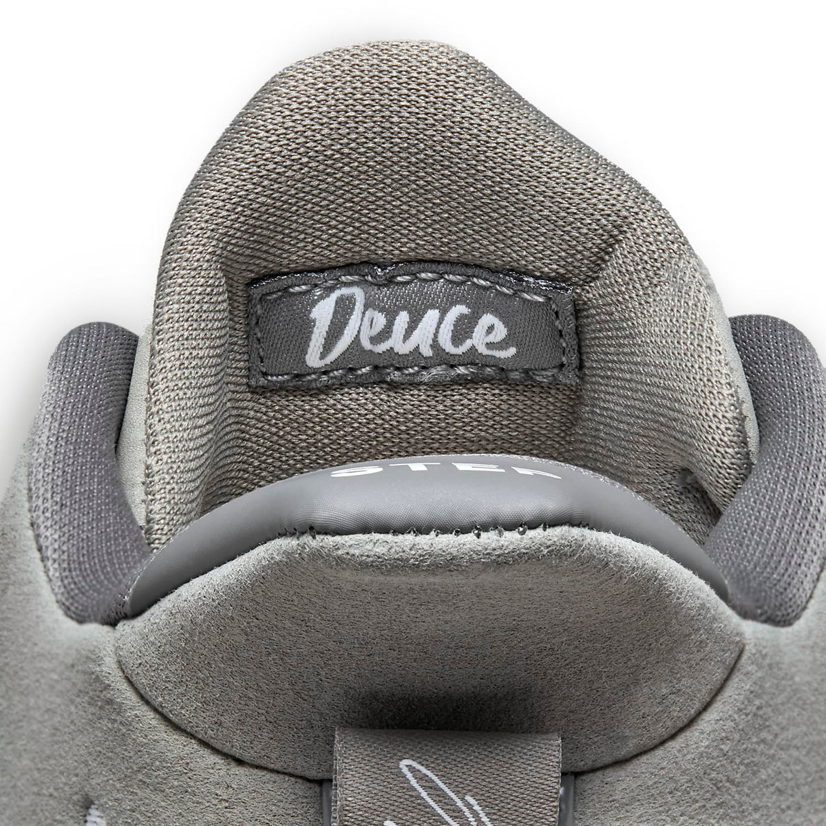 Nike Boys Jordan Tatum 1 (Big Kid) (Medium Grey/White/Gunsmoke, US Footwear Size System, Big Kid, Men, Numeric, Medium, 6.5)