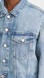 Madewell The Oversized Trucker Jean Jacket in Akenside Wash Akenside Wash 2XS (Women's 000)
