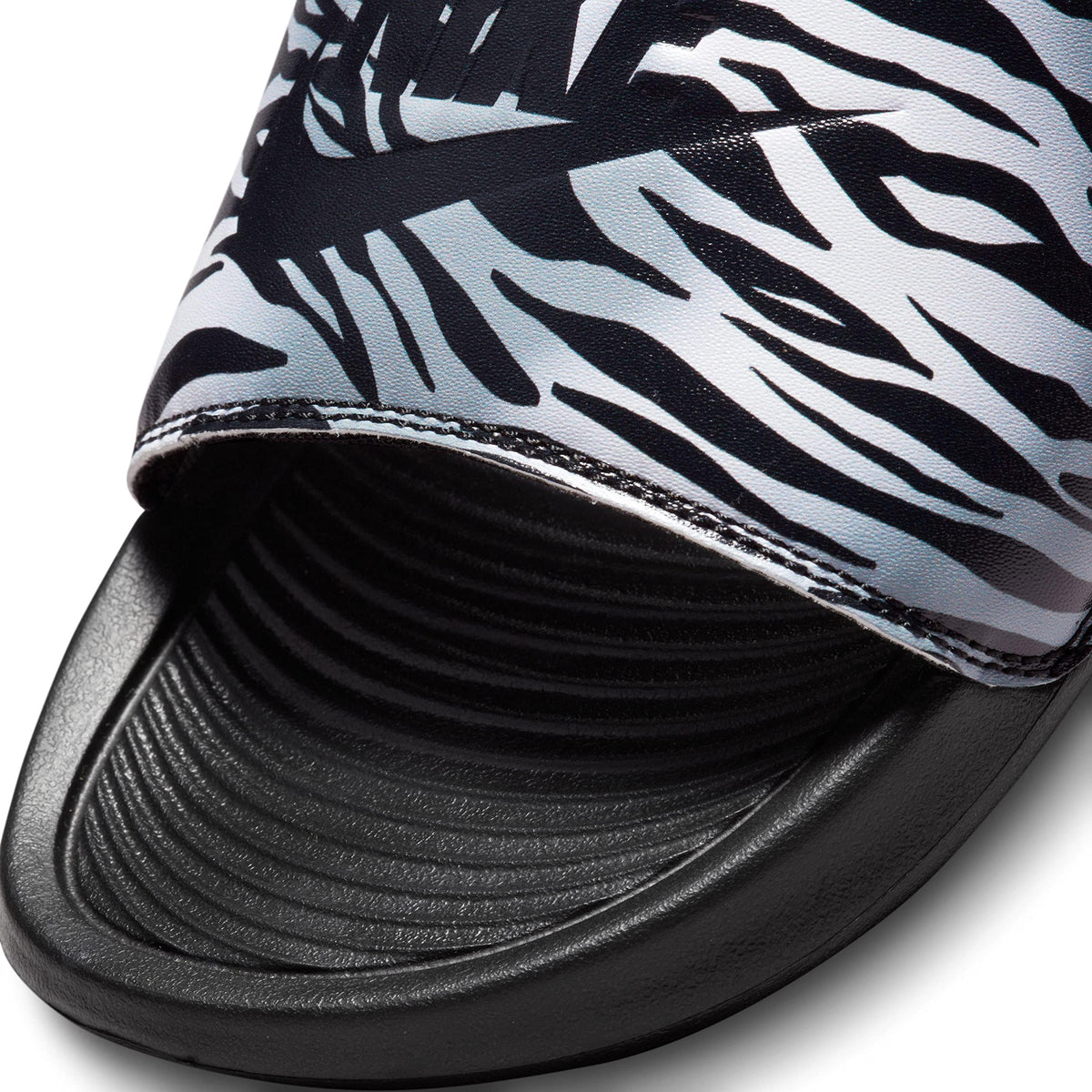 Nike Women's Victori One Slide Print Black/Black-Metallic Silver (CN9676 011) - 10