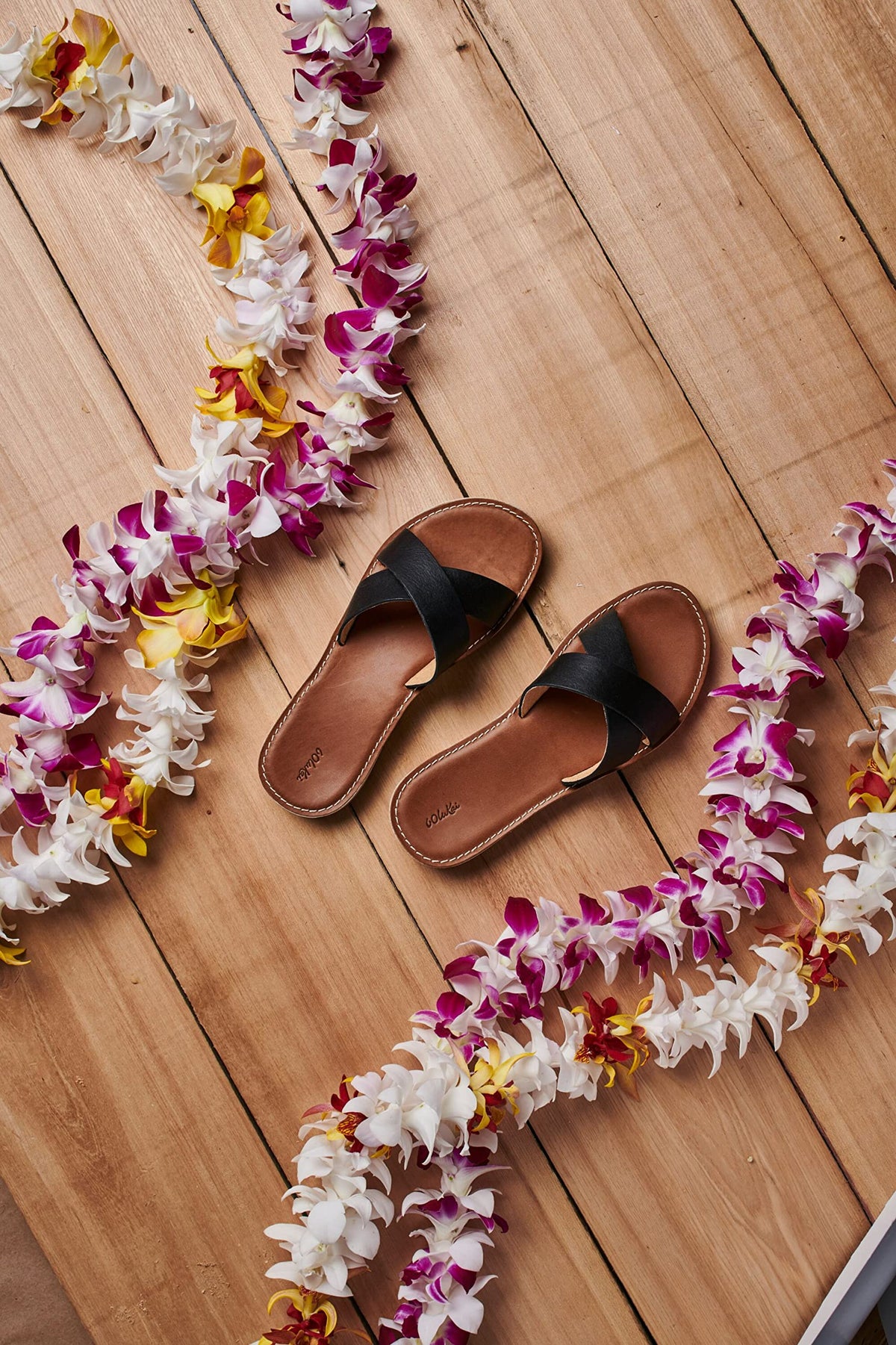 OLUKAI Ke'a Women's Beach Sandals, Quick-Dry Flip-Flop Slides, Water Resistant & Modern Low Profile Design, All-Day Comfort Fit & Wet Grip Soles 9 Black/Tan