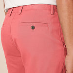 Amazon Essentials Men's Classic-Fit 7" Chino Shorts, Raspberry Red, 31